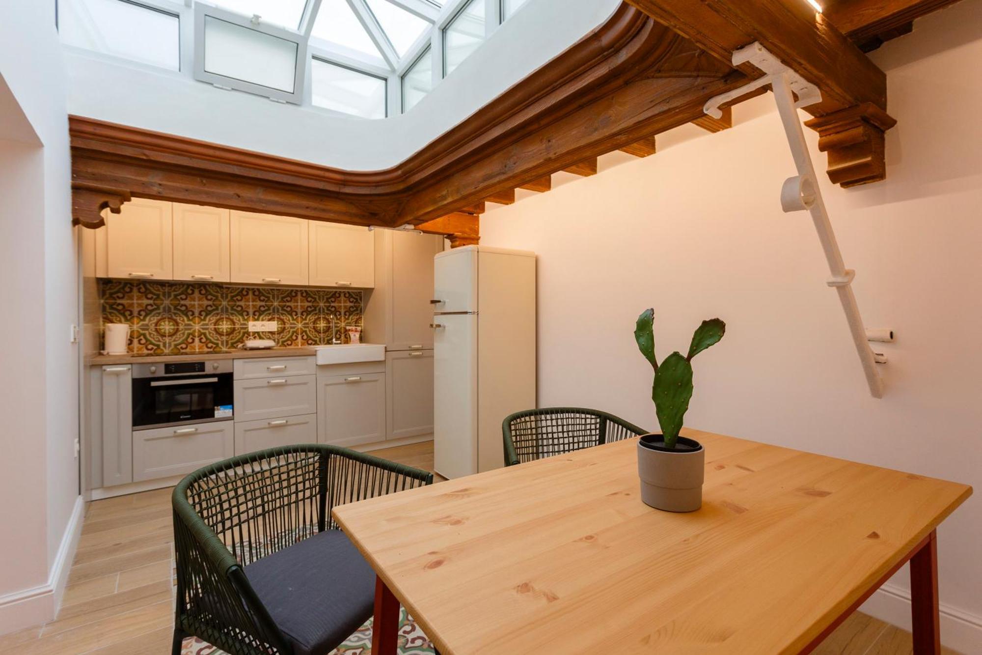 Estudio Brujo By Cadiz4rentals